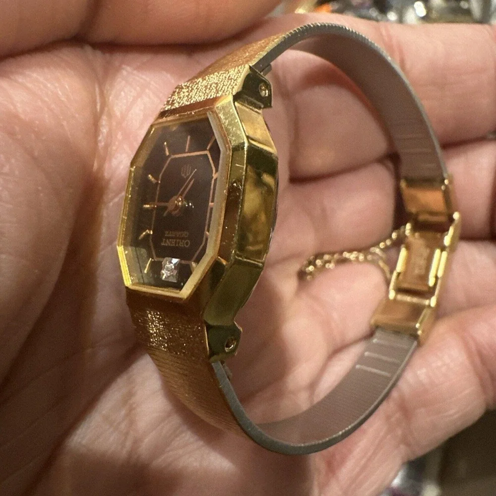 Works 17mm‎ Orient Octagonal Ladies Bracelet Watch Black Dial Quartz Vintage